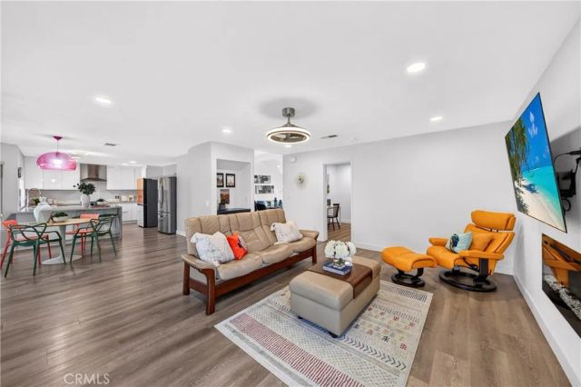2207 Heritage, Fullerton, CA 92833