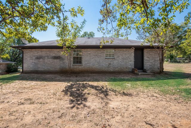 206 E Maple Street, Keene, TX 76059