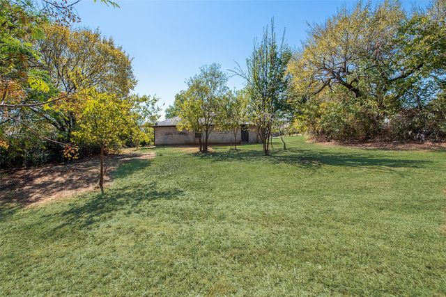 206 E Maple Street, Keene, TX 76059