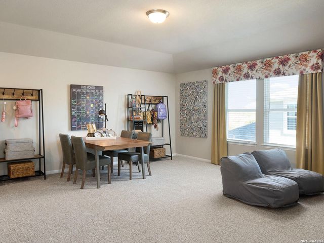 201 Bark Hollow Ave, Cibolo, TX 78108