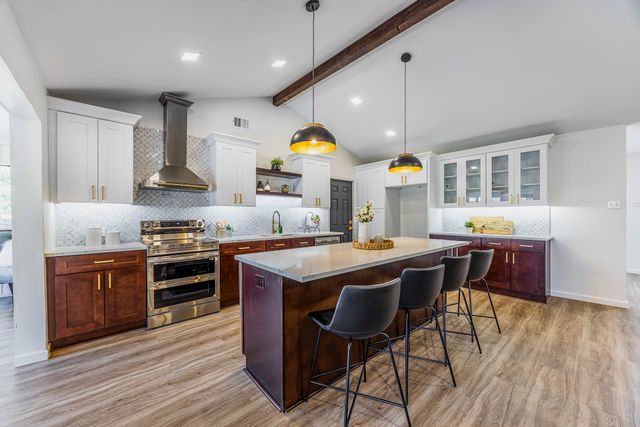 3025 Hillcrest Court, Grapevine, TX 76051