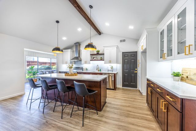 3025 Hillcrest Court, Grapevine, TX 76051