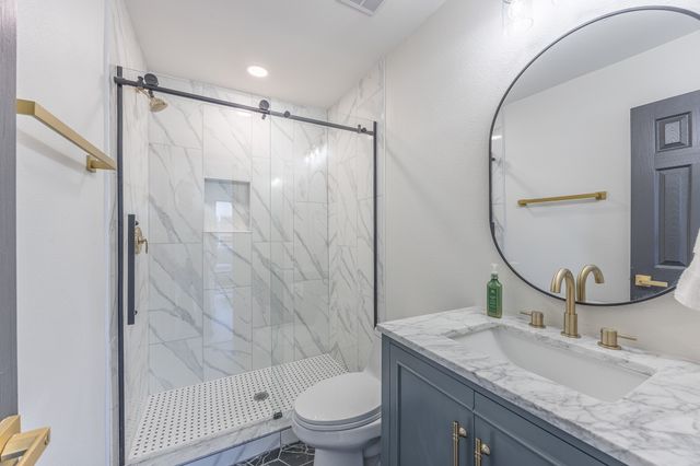 3025 Hillcrest Court, Grapevine, TX 76051