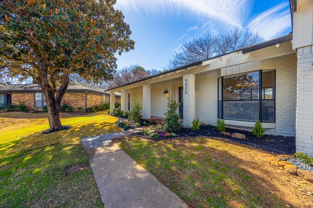 3025 Hillcrest Court, Grapevine, TX 76051