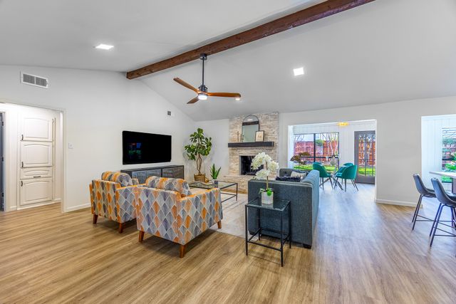 3025 Hillcrest Court, Grapevine, TX 76051