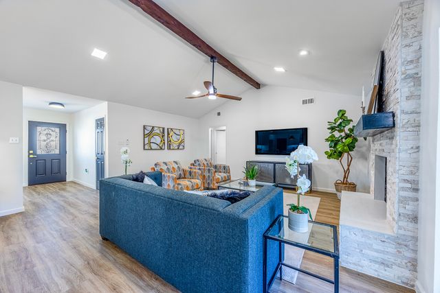 3025 Hillcrest Court, Grapevine, TX 76051