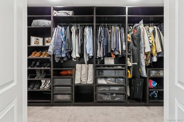 15 Gazebo Lane, Holtsville, NY 11742