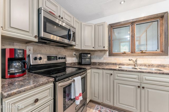664 Oxford Rd, Jefferson City, TN 37760