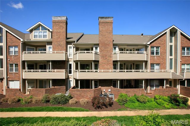 1010 Thoreau Court 211, Creve Coeur, MO 63146