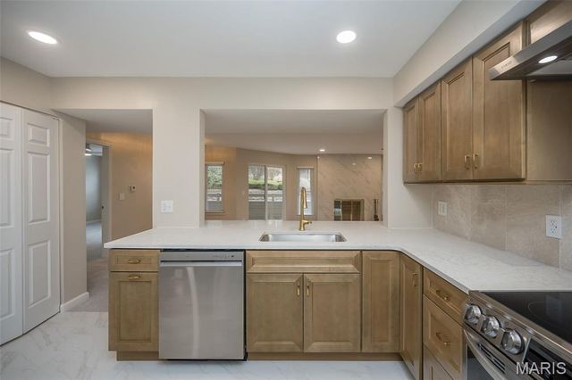 1010 Thoreau Court 211, Creve Coeur, MO 63146