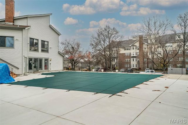 1010 Thoreau Court 211, Creve Coeur, MO 63146