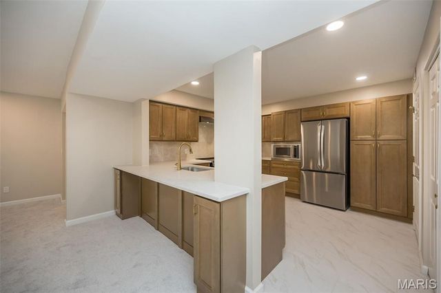 1010 Thoreau Court 211, Creve Coeur, MO 63146