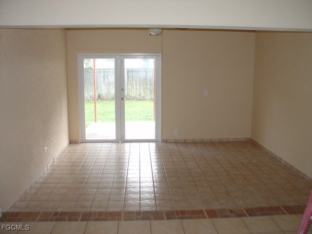 4707 SW 8th PL, Cape Coral, FL 33914