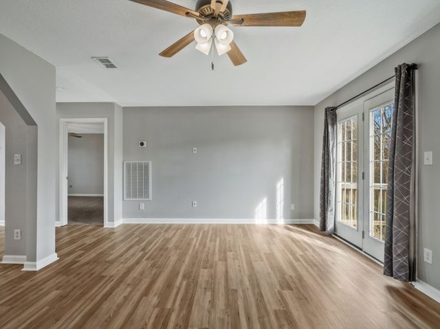 1845 Rapids Ct, Clarksville, TN 37040