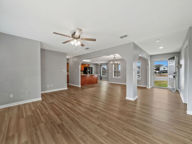 1845 Rapids Ct, Clarksville, TN 37040