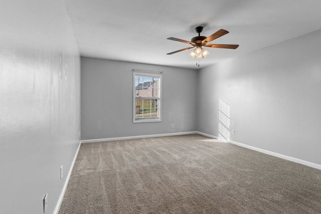 1845 Rapids Ct, Clarksville, TN 37040