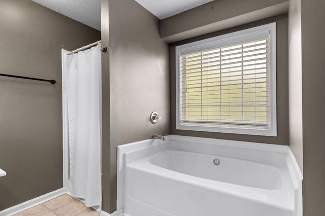 1845 Rapids Ct, Clarksville, TN 37040