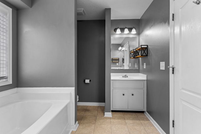 1845 Rapids Ct, Clarksville, TN 37040