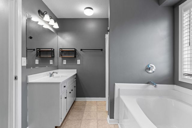 1845 Rapids Ct, Clarksville, TN 37040