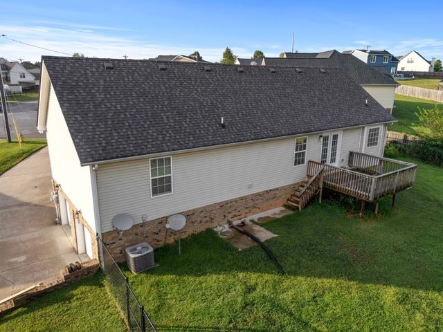 1845 Rapids Ct, Clarksville, TN 37040