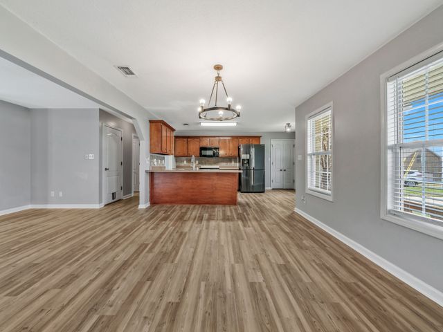 1845 Rapids Ct, Clarksville, TN 37040