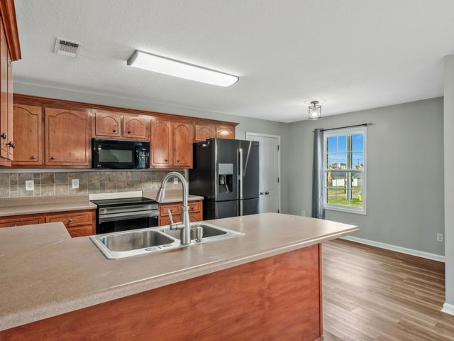 1845 Rapids Ct, Clarksville, TN 37040