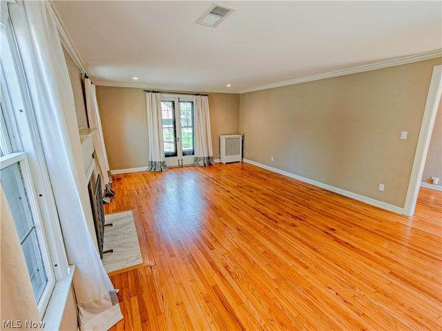 18421 Lynton Road, Shaker Heights, OH 44122