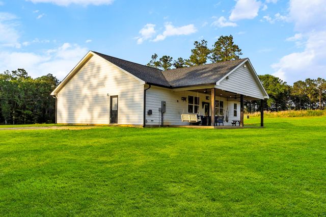 692 Rolling Pines Drive, Livingston, TX 77351