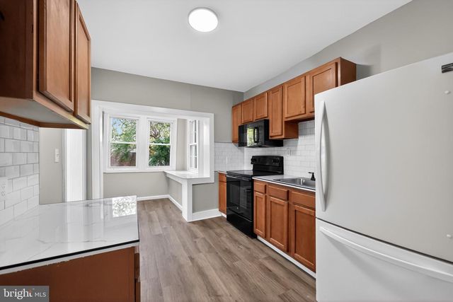 37 E MOWRY ST, Chester, PA 19013