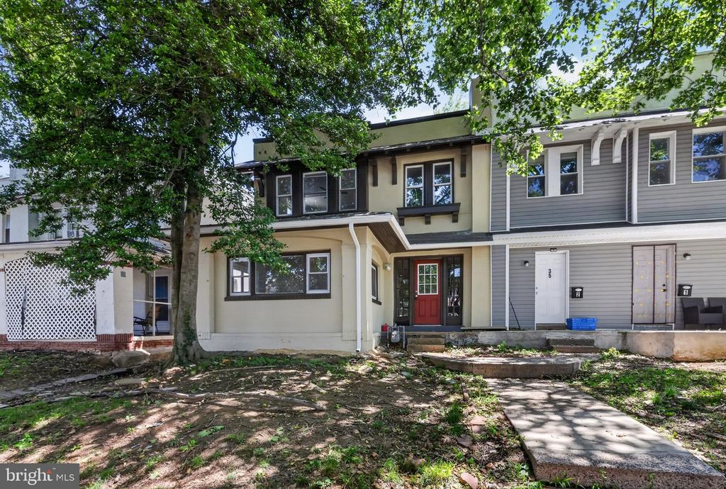 37 E MOWRY ST, Chester, PA 19013