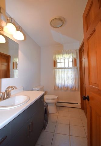 66 Andreski Drive, Fremont, NH 03044