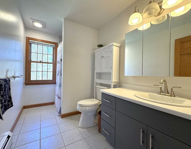 66 Andreski Drive, Fremont, NH 03044