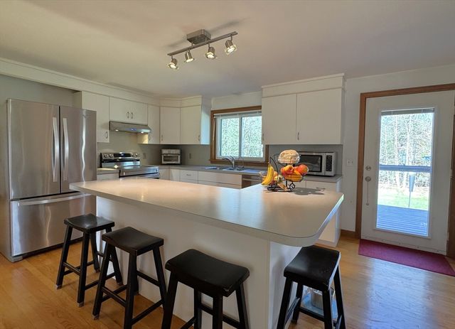 66 Andreski Drive, Fremont, NH 03044