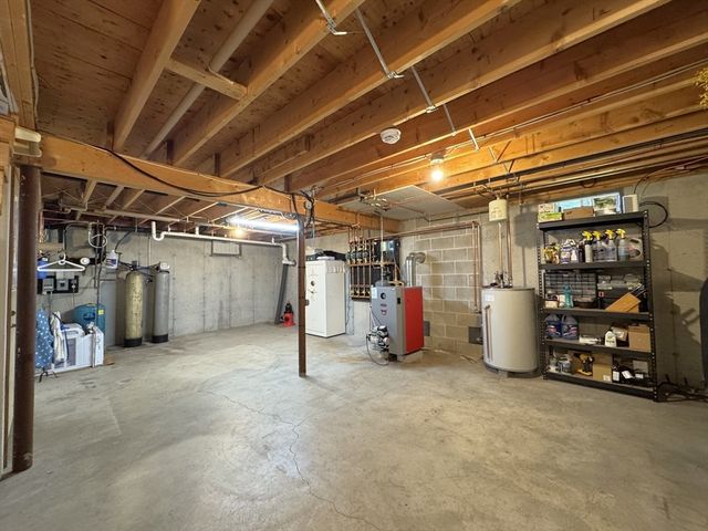 66 Andreski Drive, Fremont, NH 03044