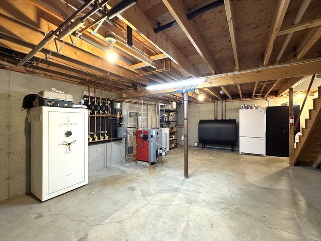 66 Andreski Drive, Fremont, NH 03044