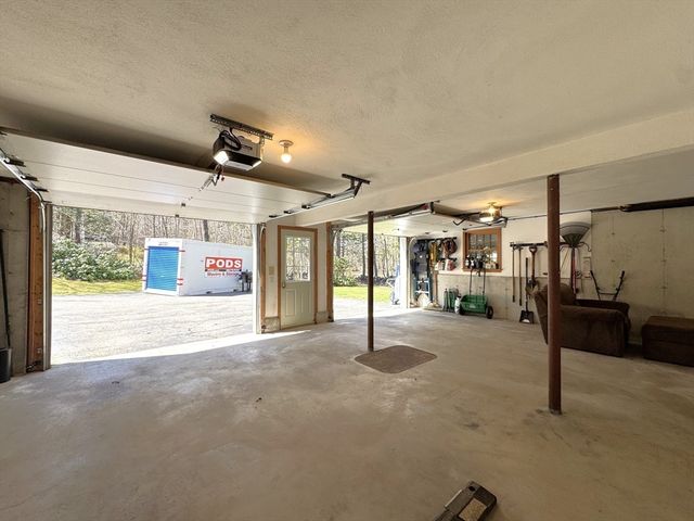 66 Andreski Drive, Fremont, NH 03044