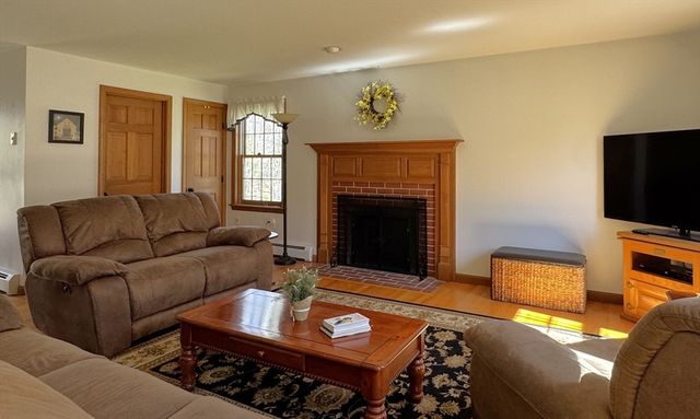66 Andreski Drive, Fremont, NH 03044