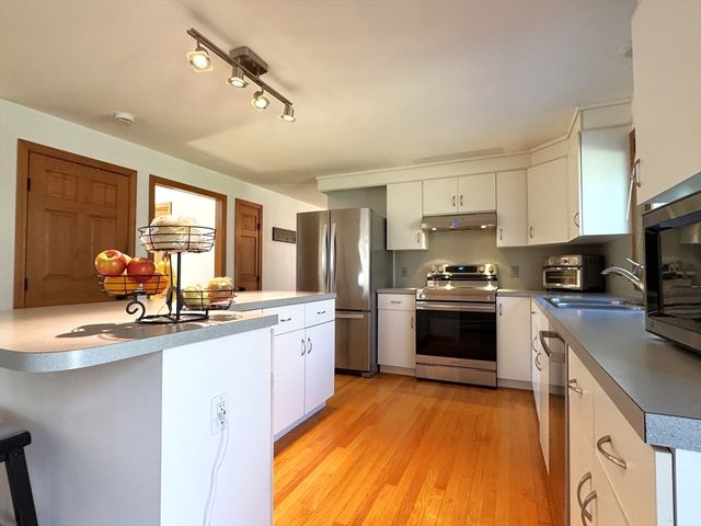 66 Andreski Drive, Fremont, NH 03044