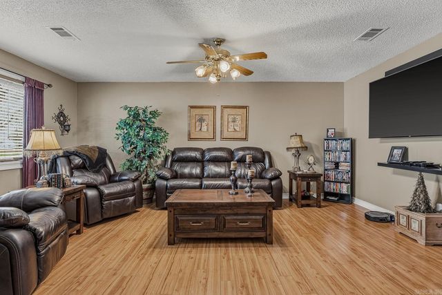 3307 S Debra Lane, Blytheville, AR 72315