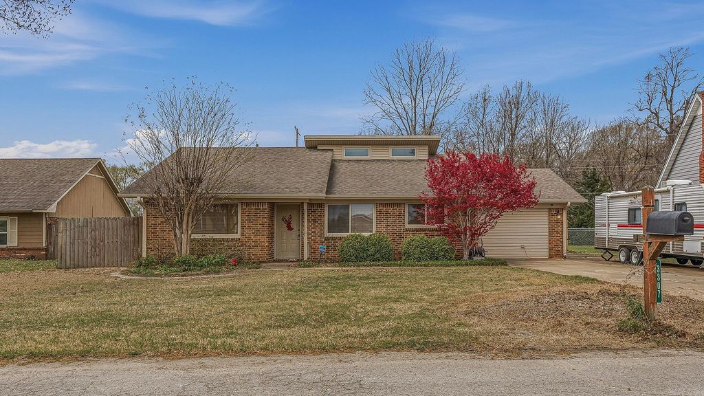 3307 S Debra Lane, Blytheville, AR 72315