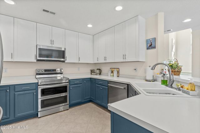 9311 Long Putt Court, Wilmington, NC 28412