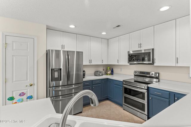 9311 Long Putt Court, Wilmington, NC 28412