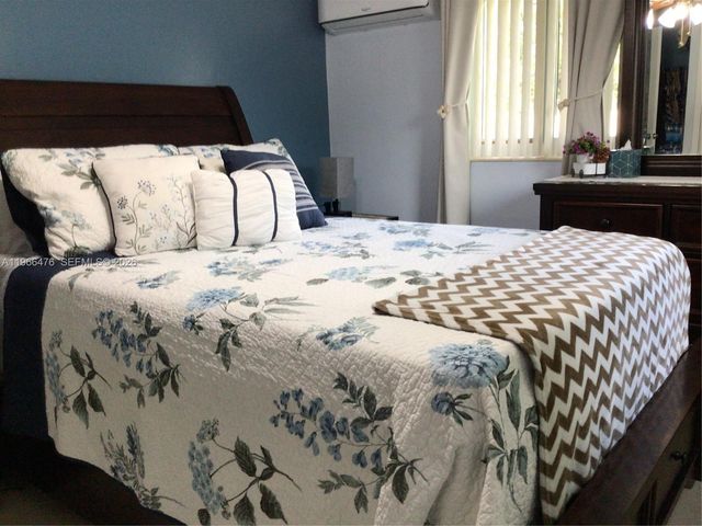 1318 SW 49th Ter, Fort Lauderdale, FL 33317