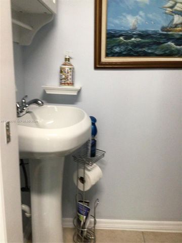 1318 SW 49th Ter, Fort Lauderdale, FL 33317