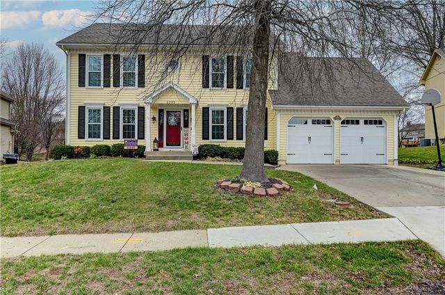 2233 NE Waterfield Lane, Blue Springs, MO 64014