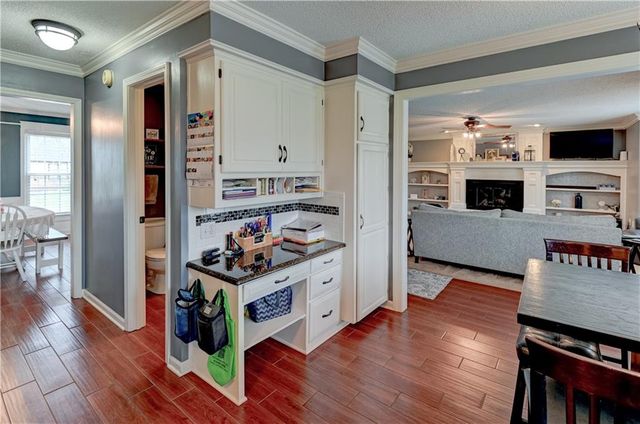 2233 NE Waterfield Lane, Blue Springs, MO 64014