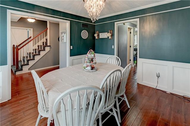 2233 NE Waterfield Lane, Blue Springs, MO 64014