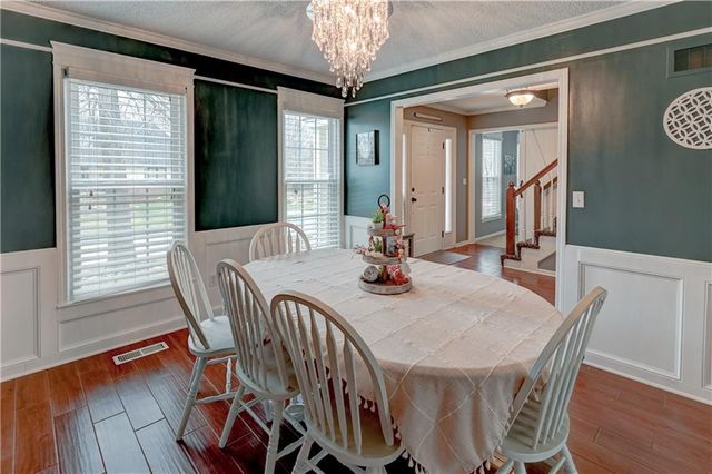 2233 NE Waterfield Lane, Blue Springs, MO 64014