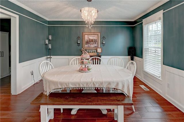 2233 NE Waterfield Lane, Blue Springs, MO 64014