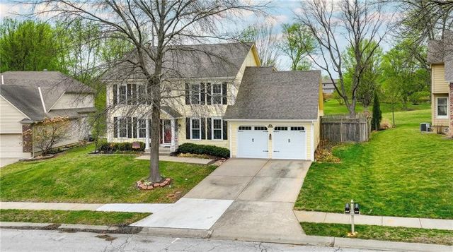 2233 NE Waterfield Lane, Blue Springs, MO 64014